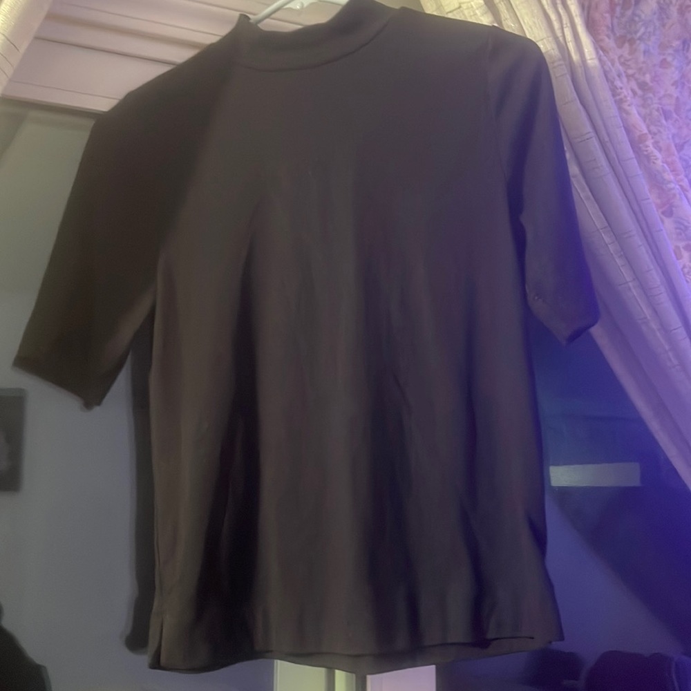 Black XS short sleeve top.